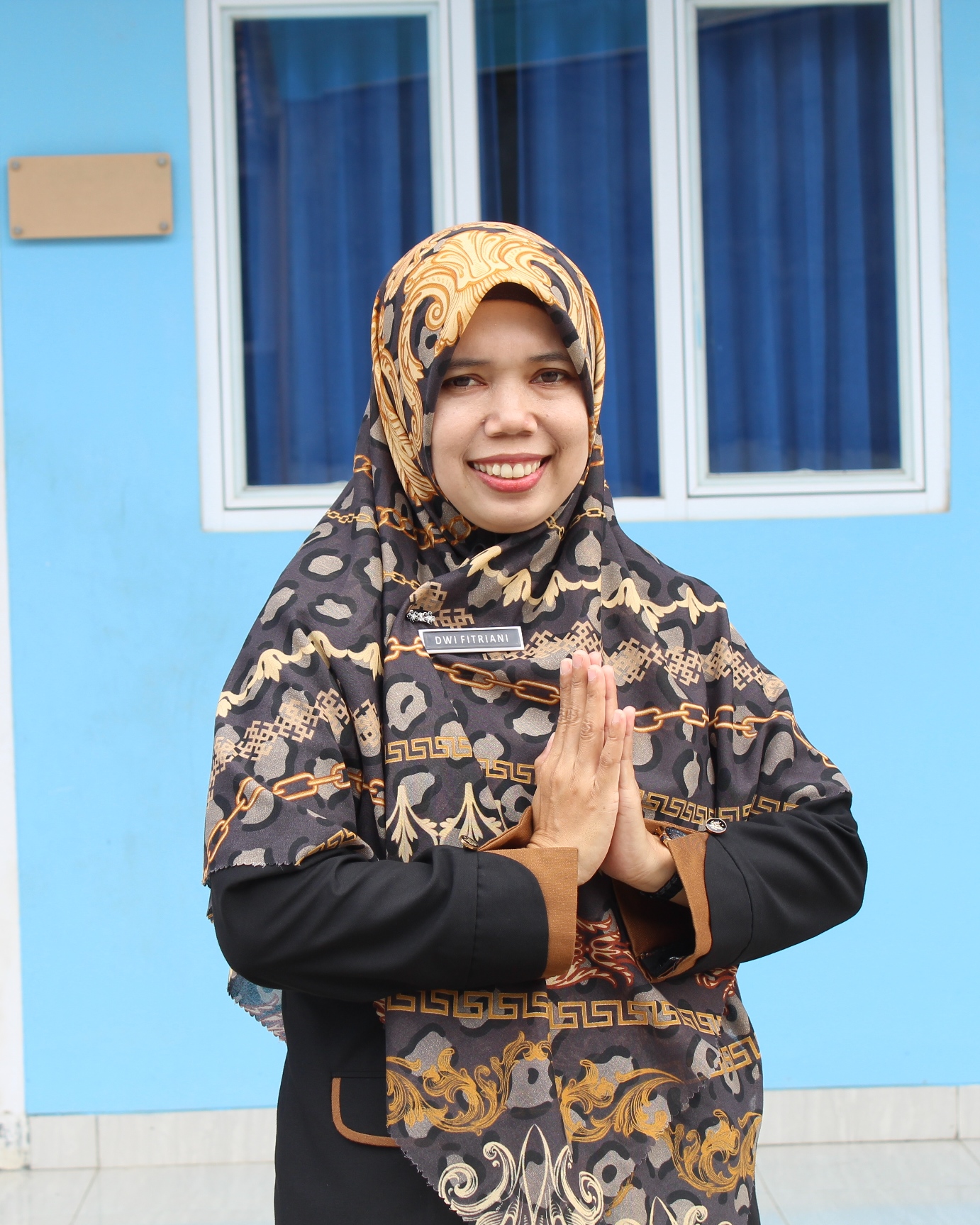Dwi Fitriani - WaKa SMPQ PelitaKU Dwi Fitriani - WaKa SMPQ PelitaKU